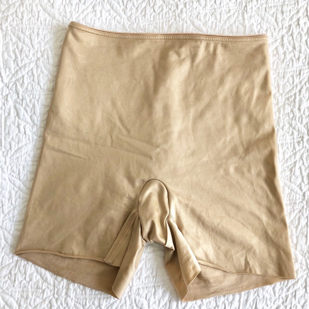 NWOT Spanx Girl Short